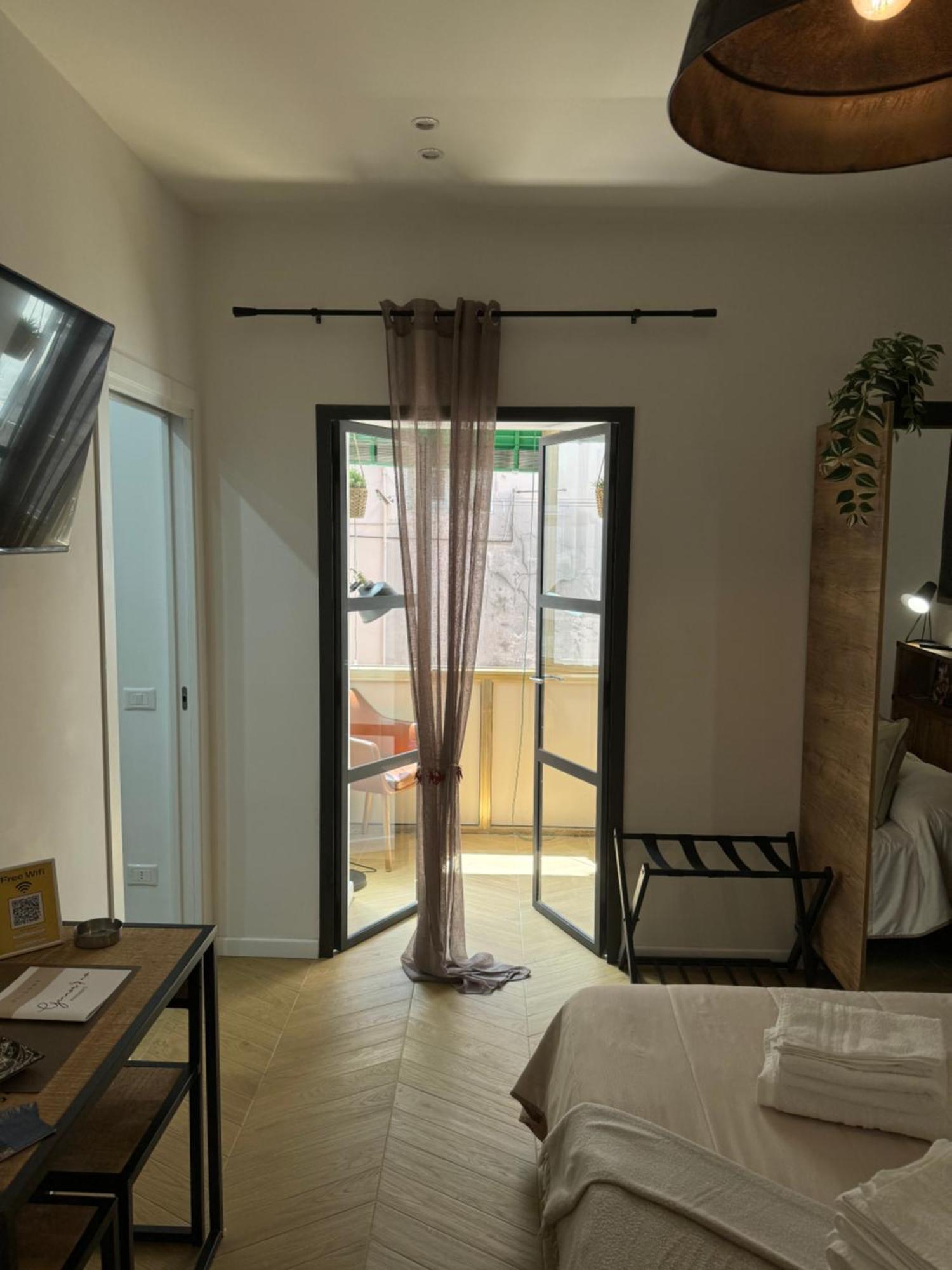 Gennarino Apartments - Panorama Suite With Balcony And Urban Loft Nápoles Exterior foto