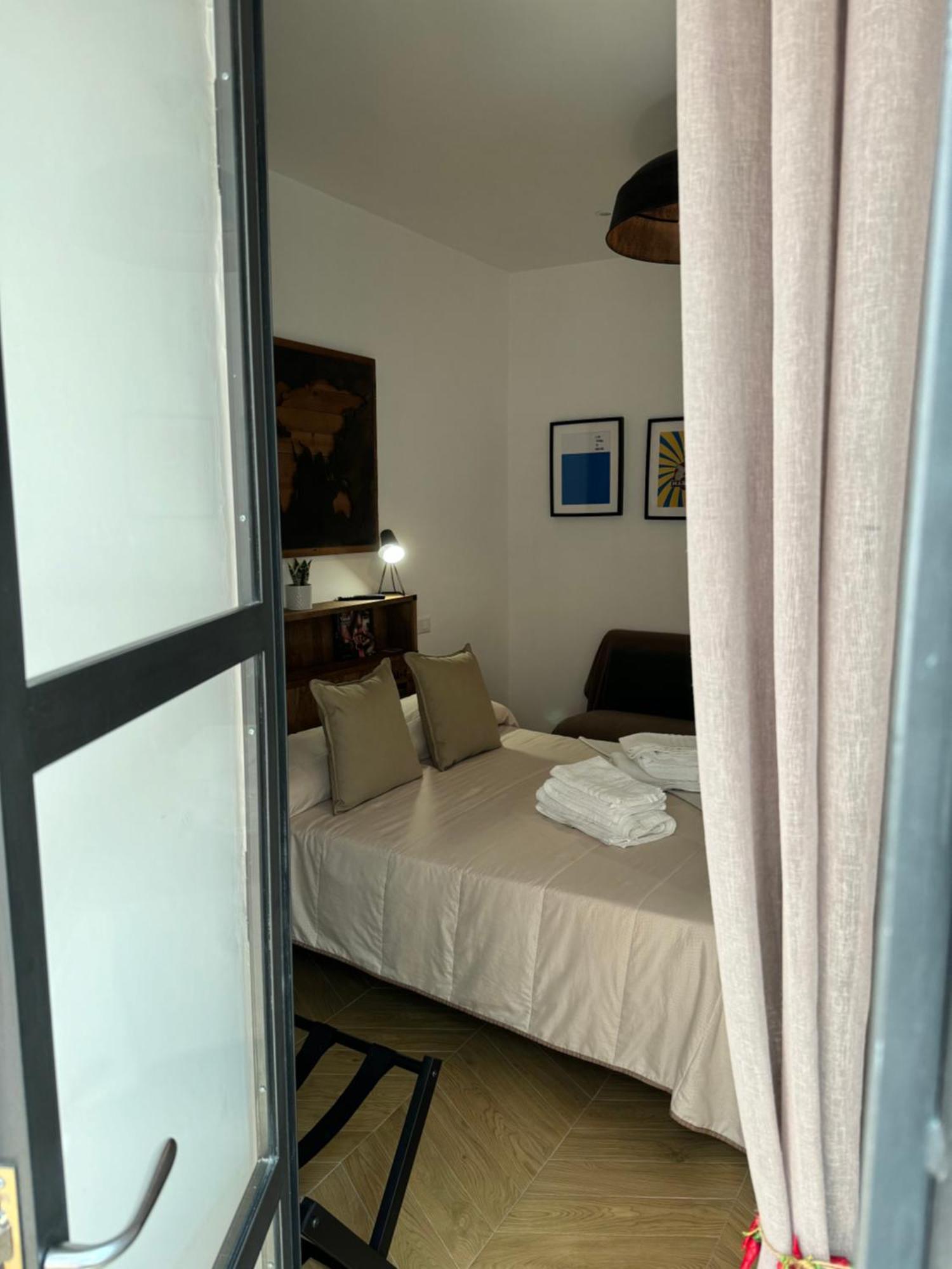 Gennarino Apartments - Panorama Suite With Balcony And Urban Loft Nápoles Exterior foto